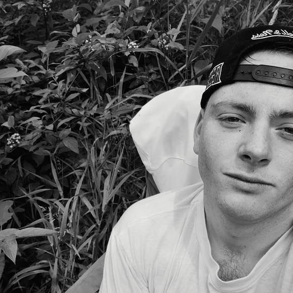 Meet your Posher, Daniel - Picture 1 of 1